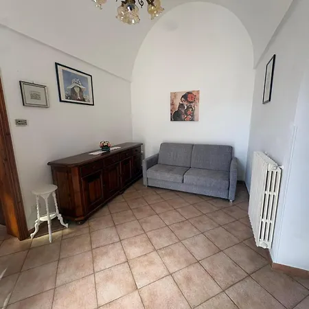 La Gatta Tra I Trulli